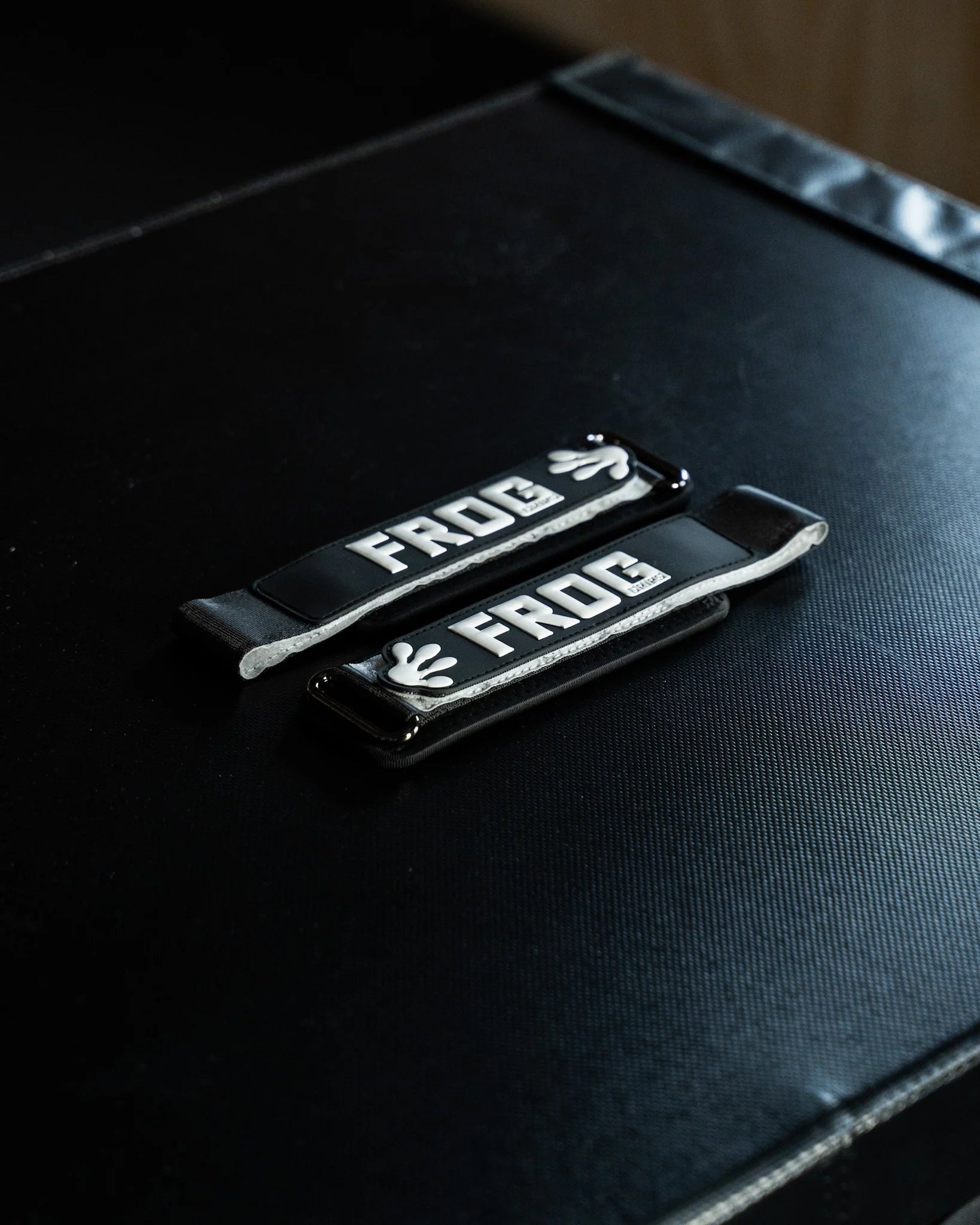 Frog Grips Elite Wrist Supports - Large - Black/White